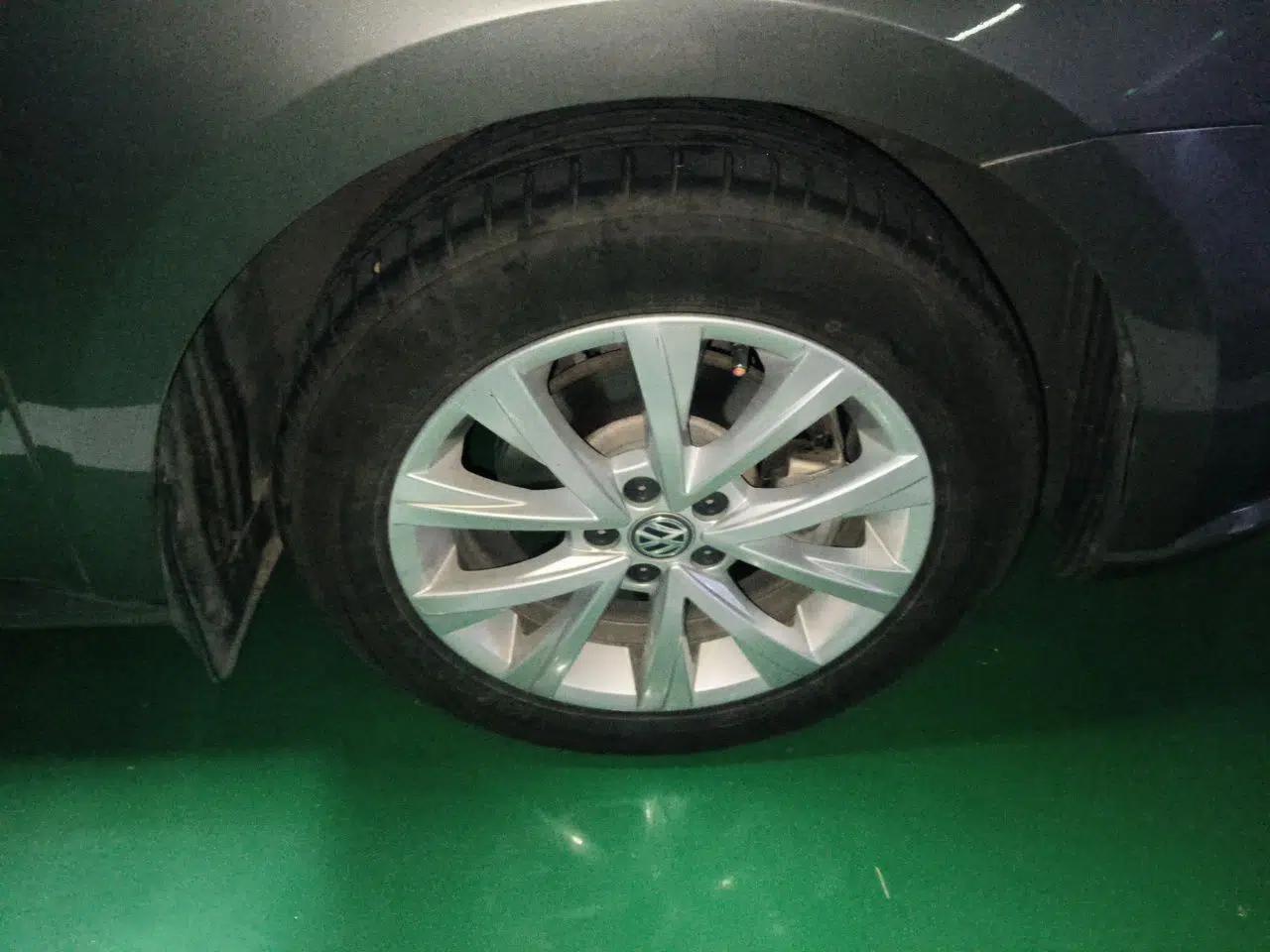 Volkswagen Lavida 2015 1.6L Automatic Comfort Edition — миниатюра 8