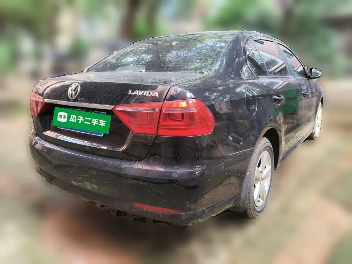 Volkswagen Lavida 2013 Revised Classic 1.6L Automatic Fashion Edition — миниатюра 6