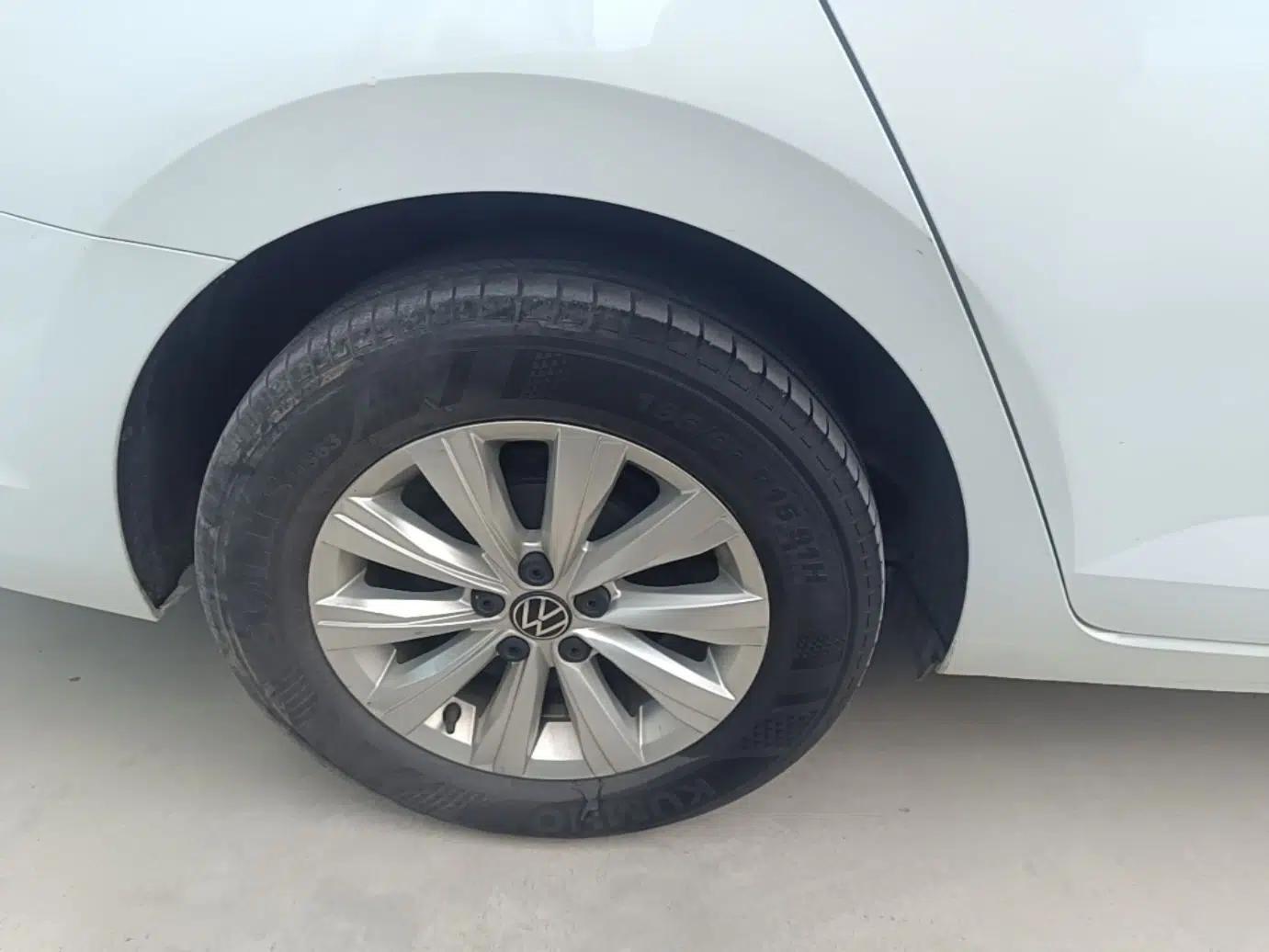 Volkswagen Lavida 2023 New Rui 1.5L Automatic New Yi Edition — миниатюра 11