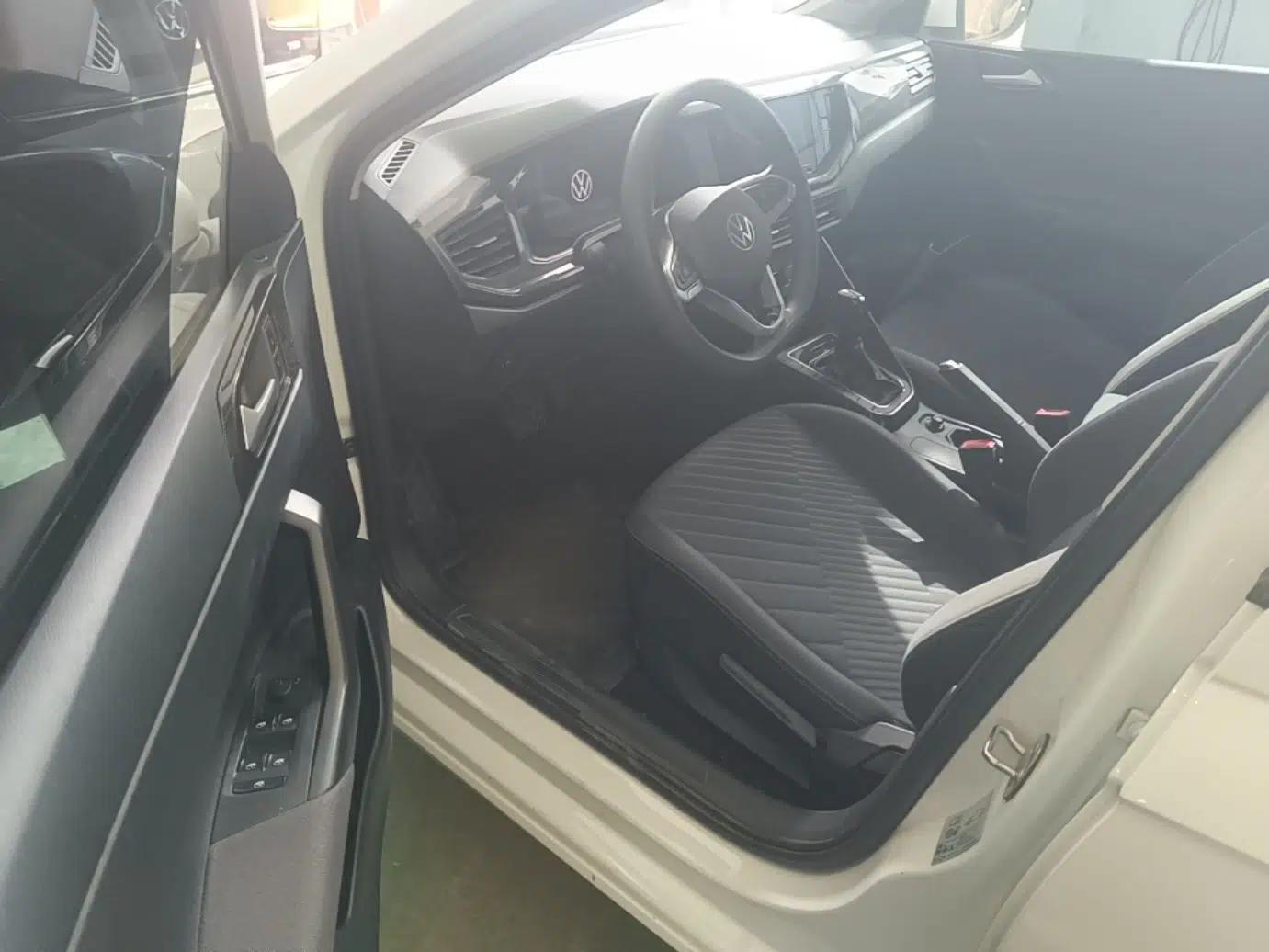 Volkswagen Lavida 2023 New Rui 1.5L Automatic New Yi Edition — миниатюра 18