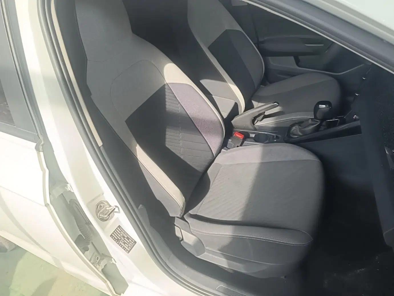 Volkswagen Lavida 2023 New Rui 1.5L Automatic New Yi Edition — миниатюра 19
