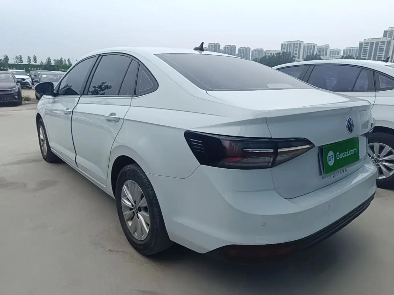 Volkswagen Lavida 2023 New Rui 1.5L Automatic New Yi Edition — миниатюра 4