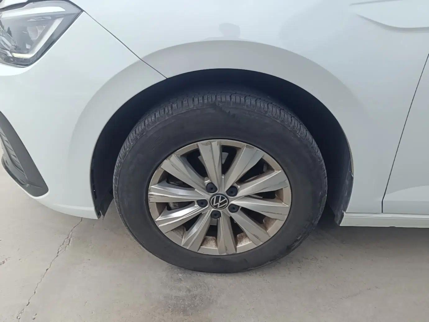 Volkswagen Lavida 2023 New Rui 1.5L Automatic New Yi Edition — миниатюра 10