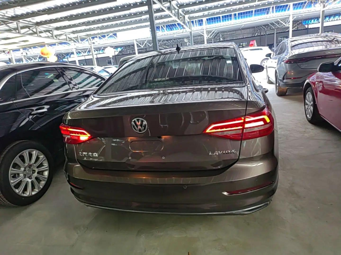 Volkswagen Lavida 2019 1.5L Automatic Comfort Edition China VI Standard — миниатюра 5