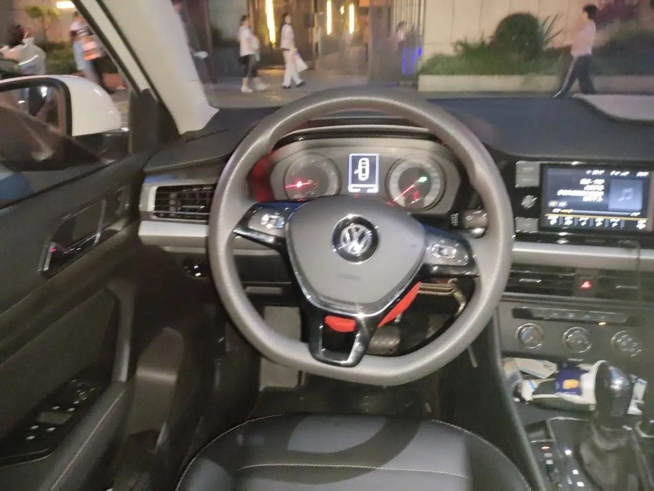 Volkswagen Lavida 2019 1.5L Automatic Vision Edition China VI Standard — миниатюра 10