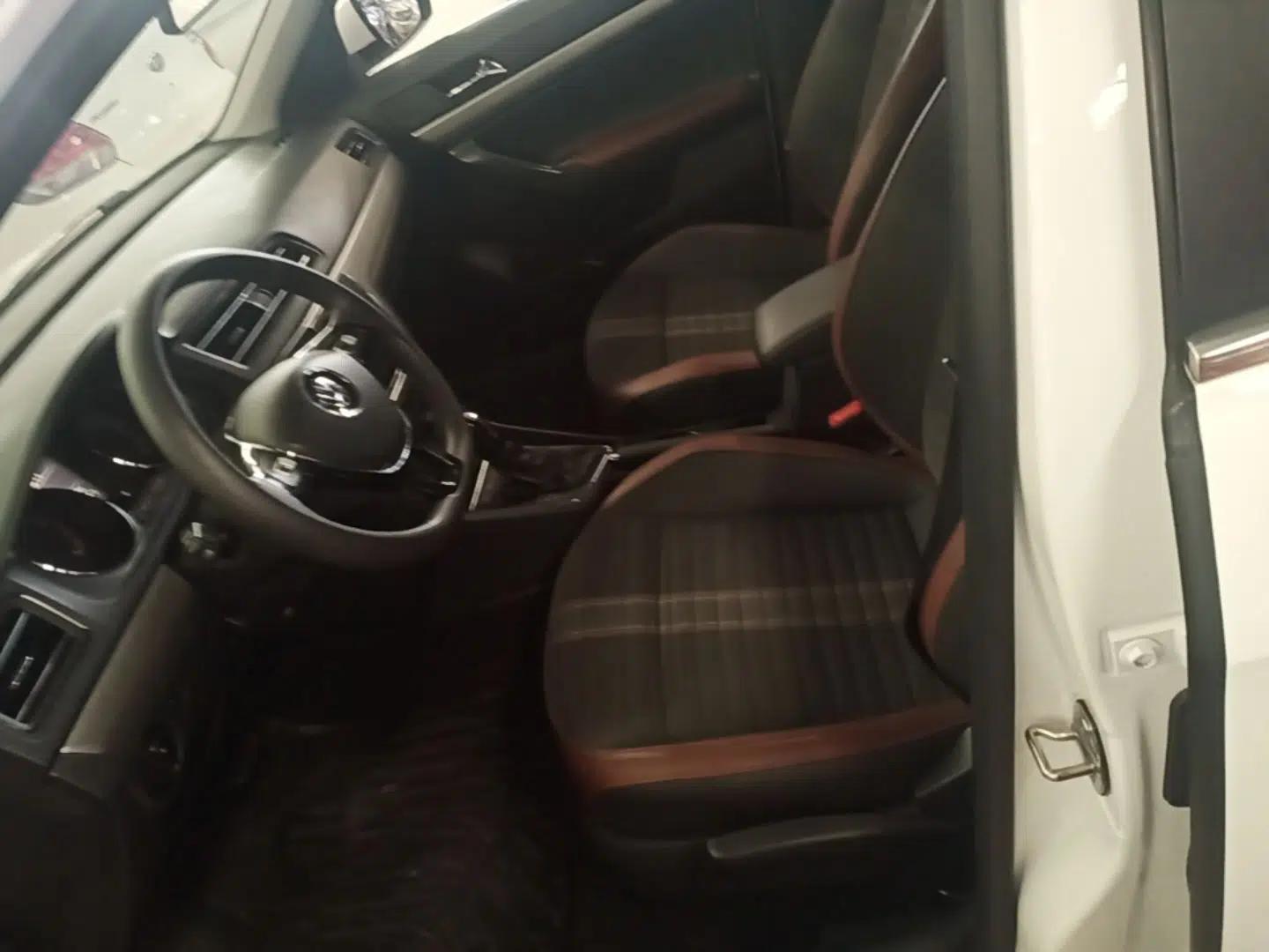 Volkswagen Lavida 2019 Lavida Start 1.5L Automatic Comfort Edition China VI Standard — миниатюра 22