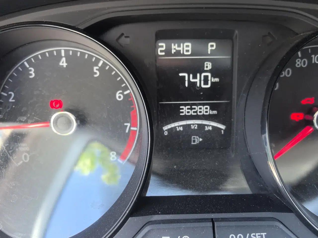 Volkswagen Lavida 2019 Lavida Start 1.5L Automatic Trendy Version China VI Standard — миниатюра 12