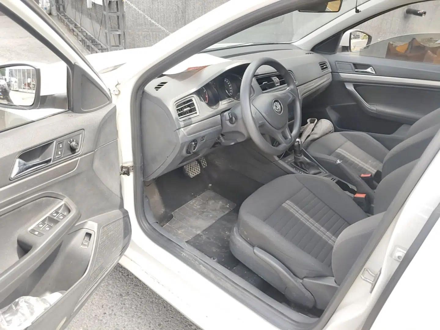 Volkswagen Lavida 2019 Lavida Start 1.5L Automatic Trendy Version China VI Standard — миниатюра 18
