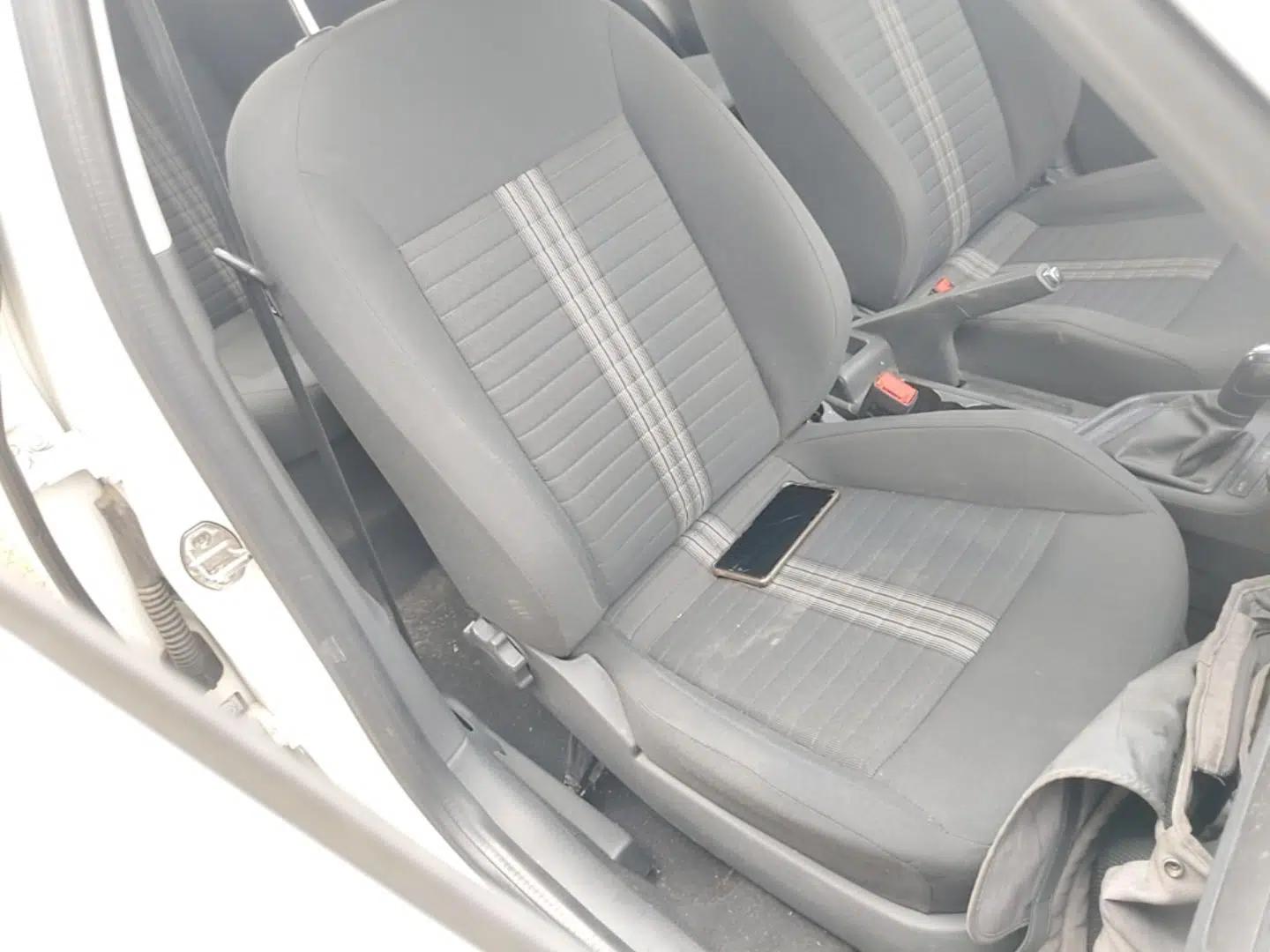 Volkswagen Lavida 2019 Lavida Start 1.5L Automatic Trendy Version China VI Standard — миниатюра 19