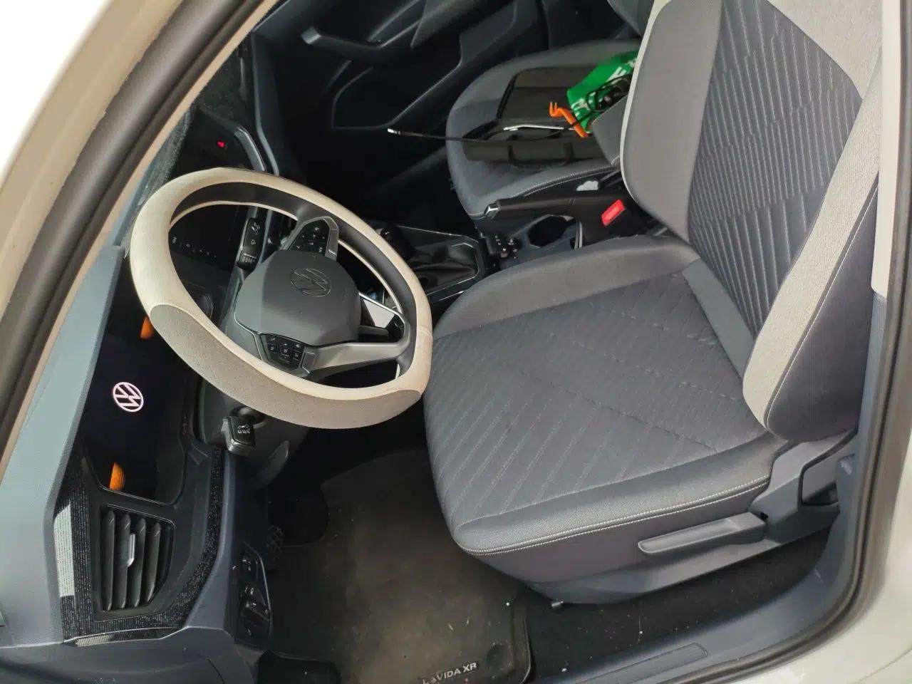 Volkswagen Lavida 2023 New Rui 1.5L Automatic New Yi Edition — миниатюра 12