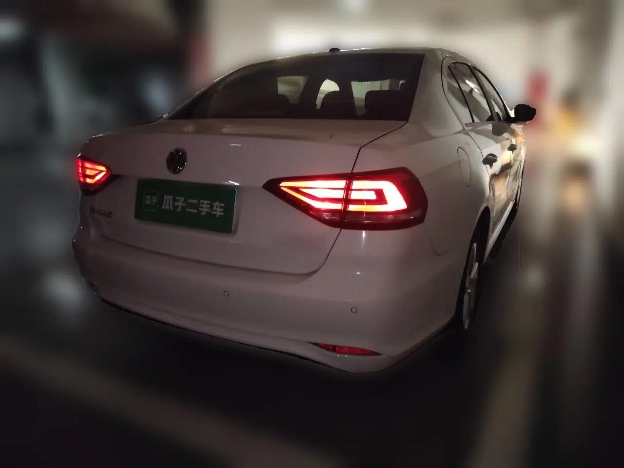 Volkswagen Lavida 2019 Lavida Start 1.5L Automatic Trendy Version China VI Standard — миниатюра 6
