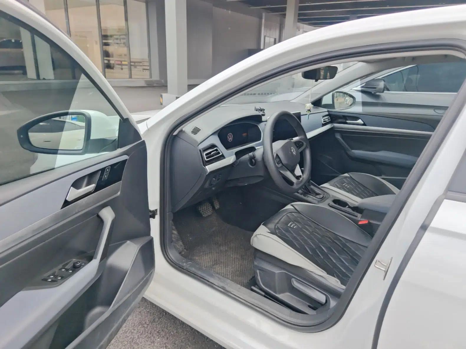 Volkswagen Lavida 2023 Revised 1.5L Automatic DeYi Edition — миниатюра 18