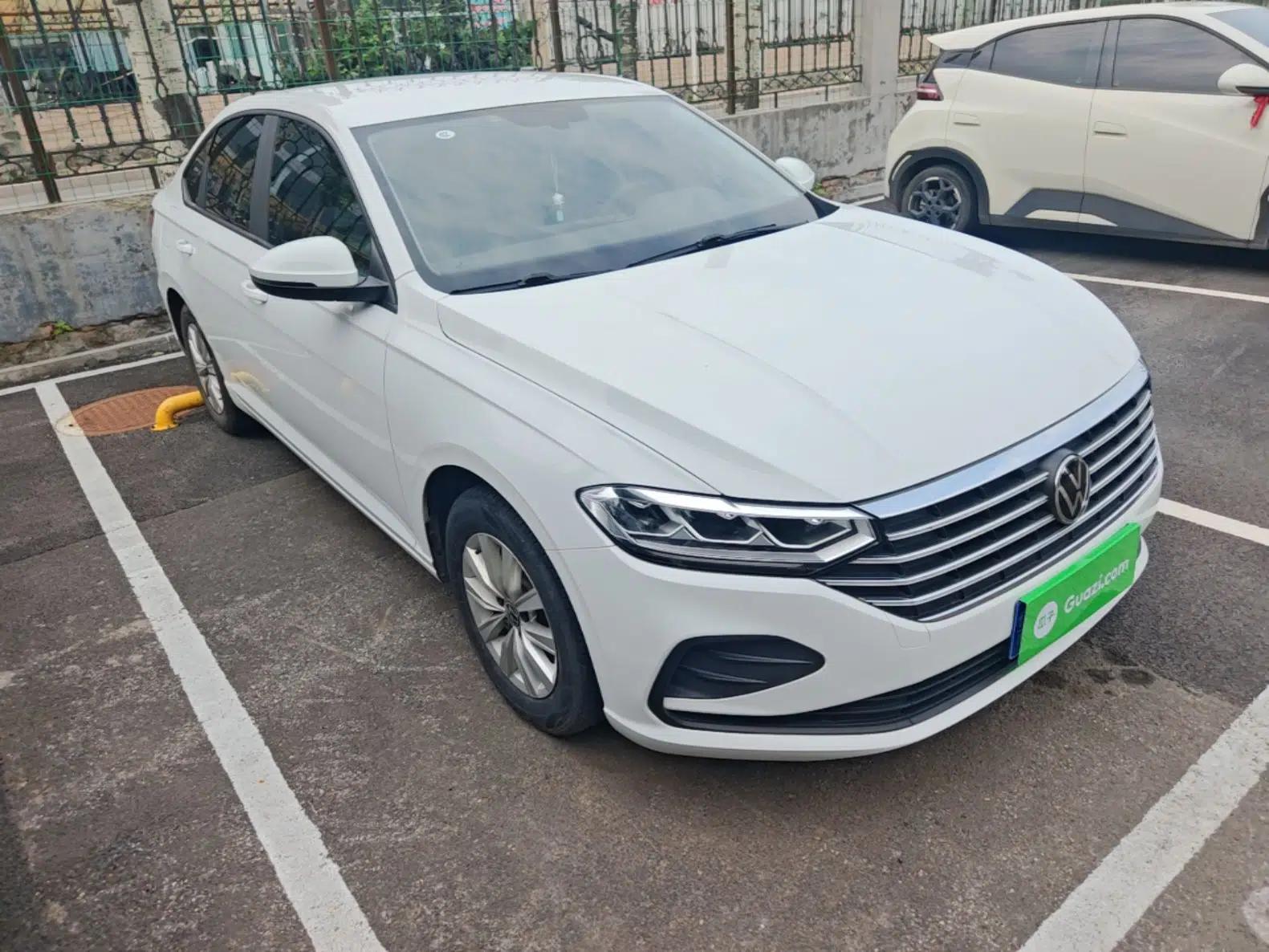 Volkswagen Lavida 2023 Revised 1.5L Automatic DeYi Edition — миниатюра 3