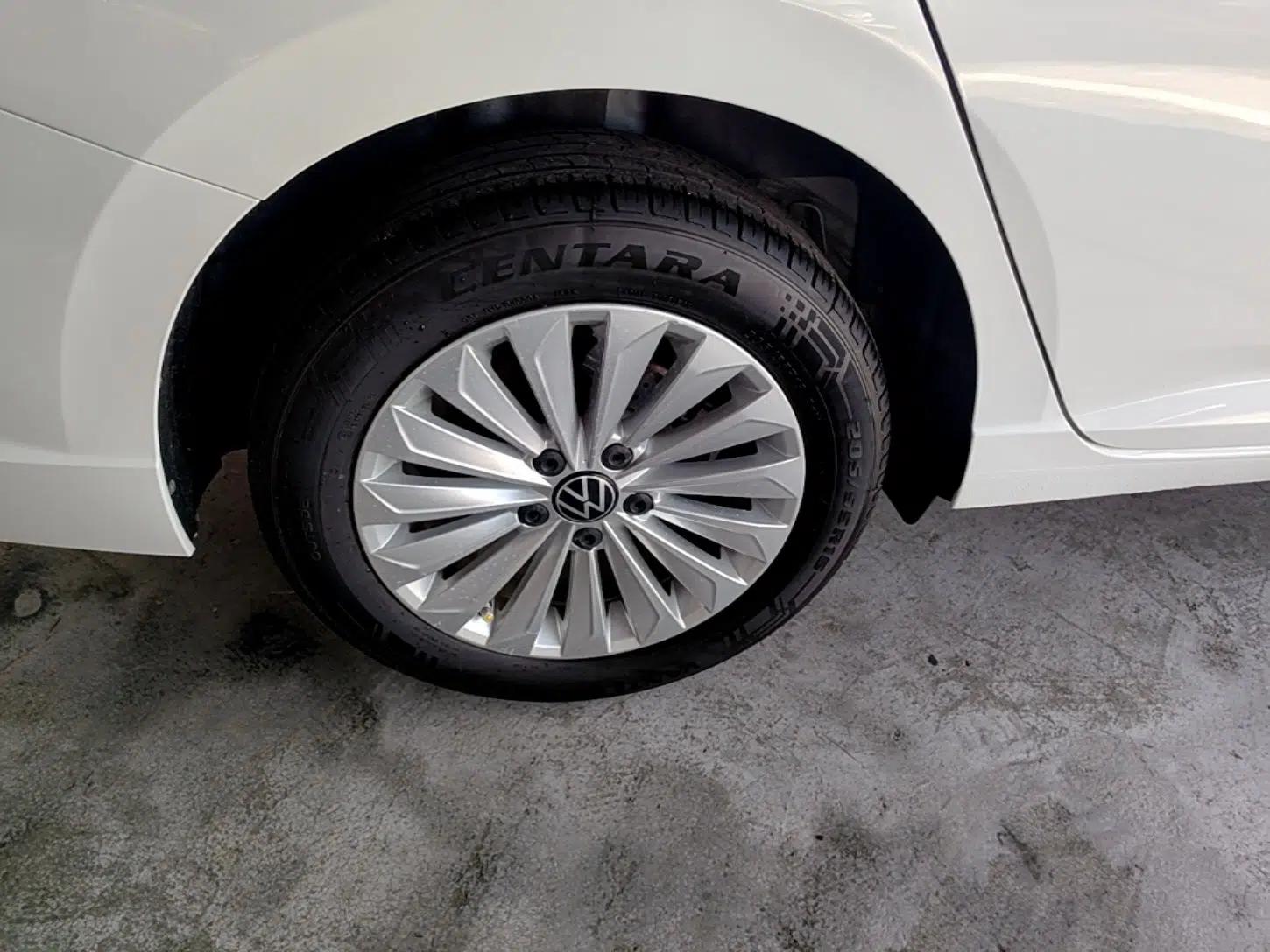 Volkswagen Lavida 2022 1.5L Automatic Comfort Edition — миниатюра 11