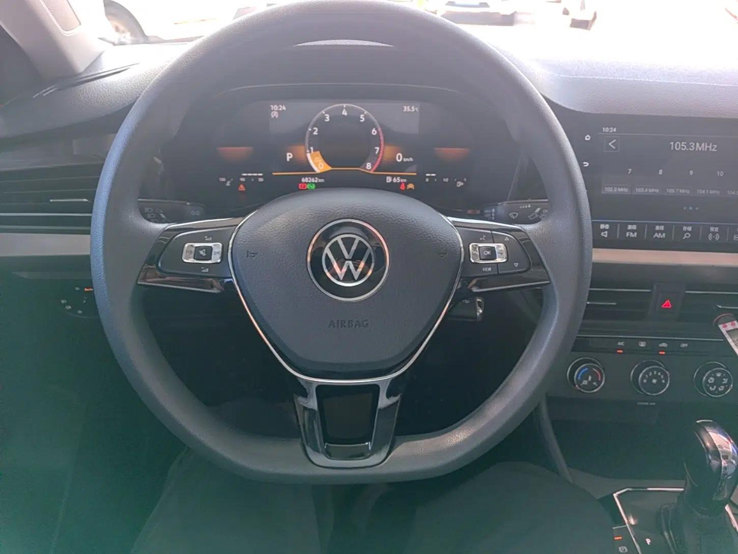 Volkswagen Lavida 2022 1.5L Automatic Comfort Edition — миниатюра 13