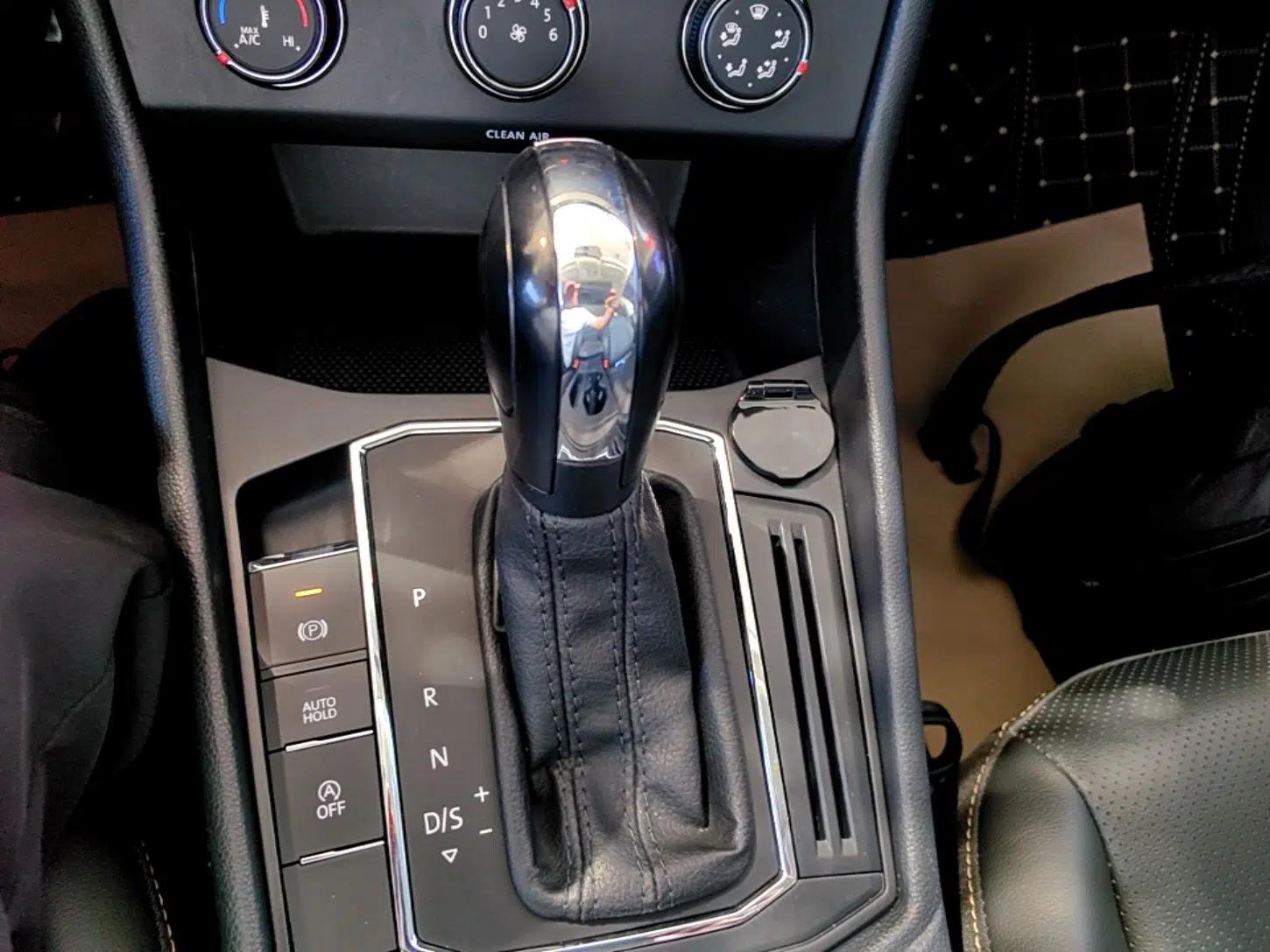Volkswagen Lavida 2022 1.5L Automatic Comfort Edition — миниатюра 16