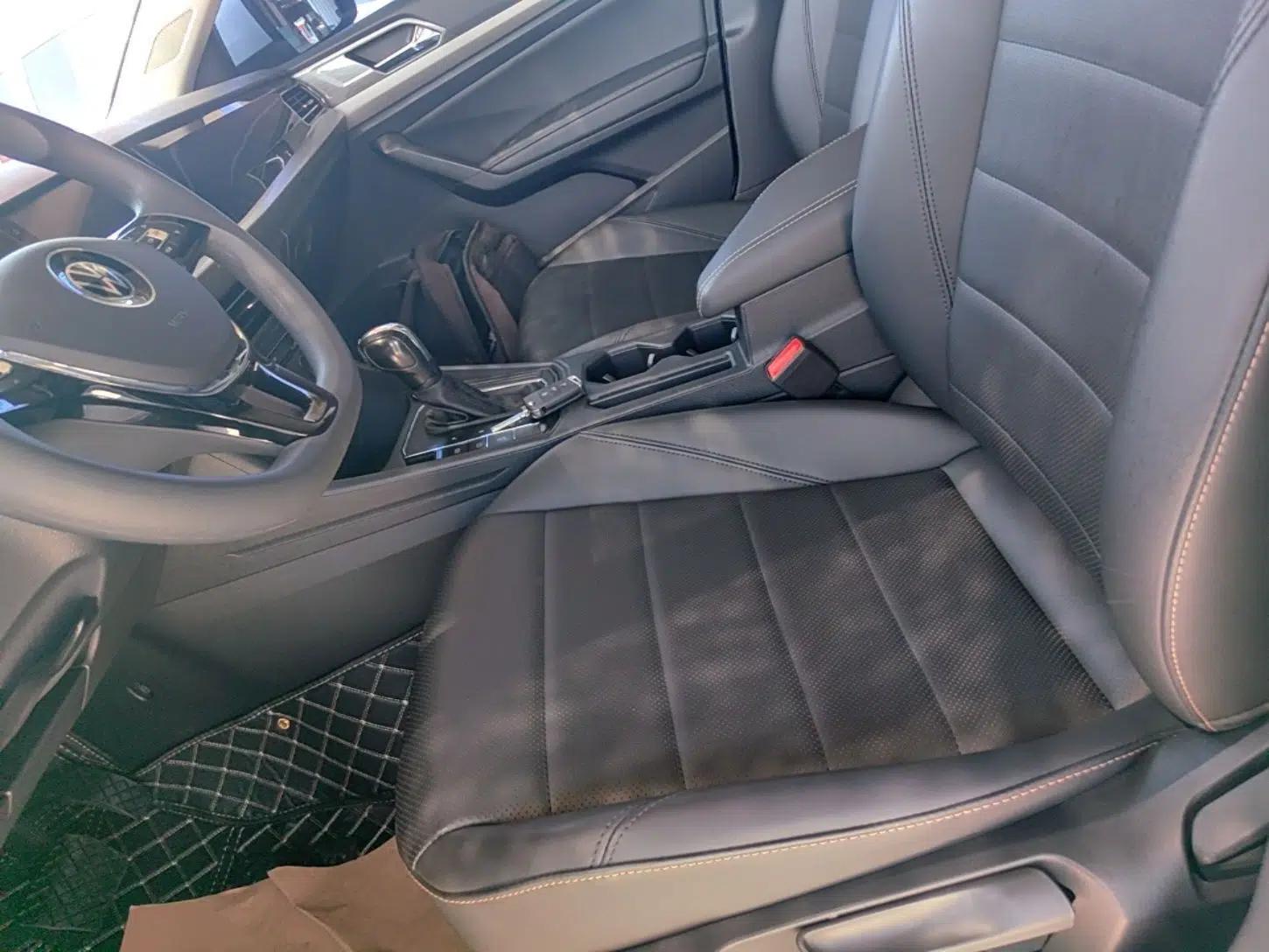 Volkswagen Lavida 2022 1.5L Automatic Comfort Edition — миниатюра 17