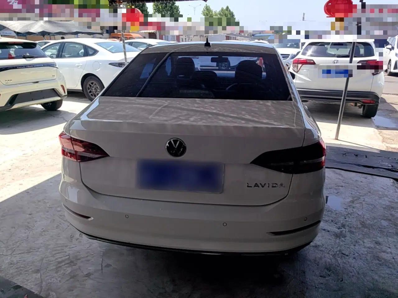Volkswagen Lavida 2022 1.5L Automatic Comfort Edition — миниатюра 5
