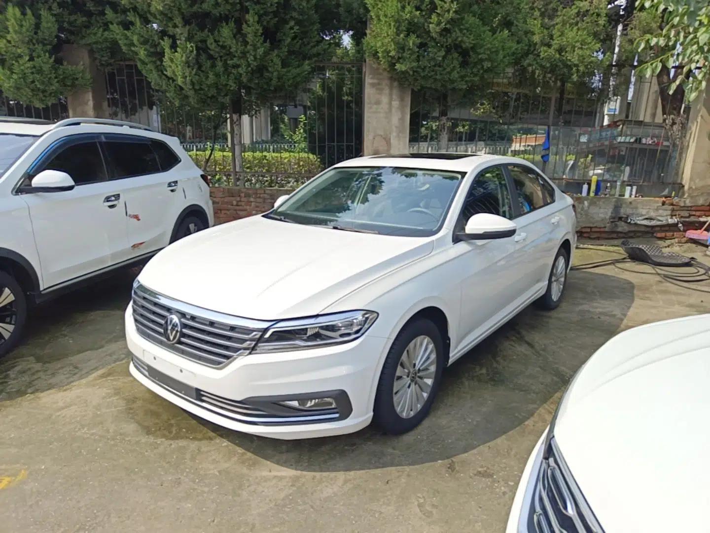 Volkswagen Lavida 2021 1.5L Automatic Comfort Edition — миниатюра 1