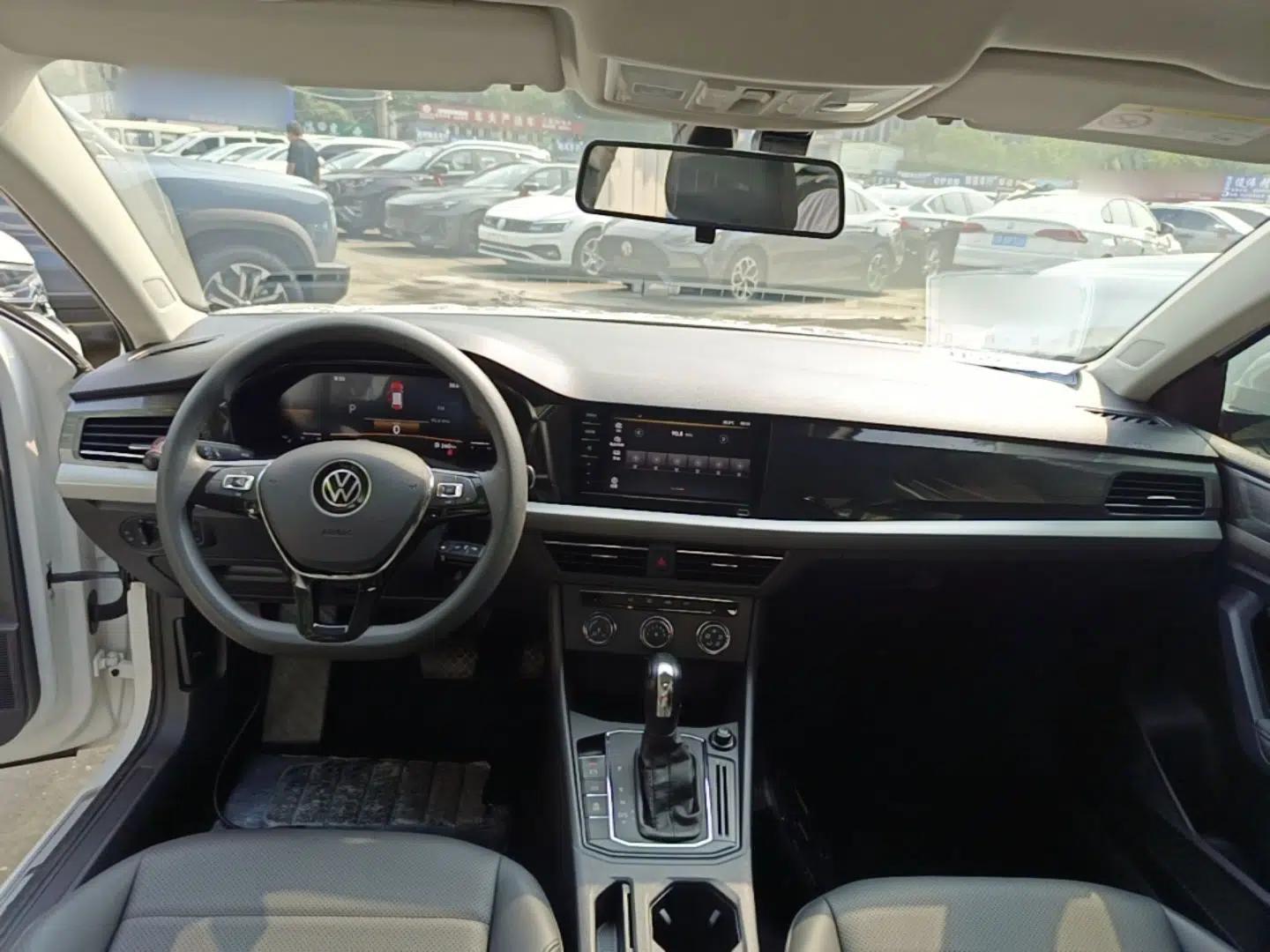 Volkswagen Lavida 2021 1.5L Automatic Comfort Edition — миниатюра 12