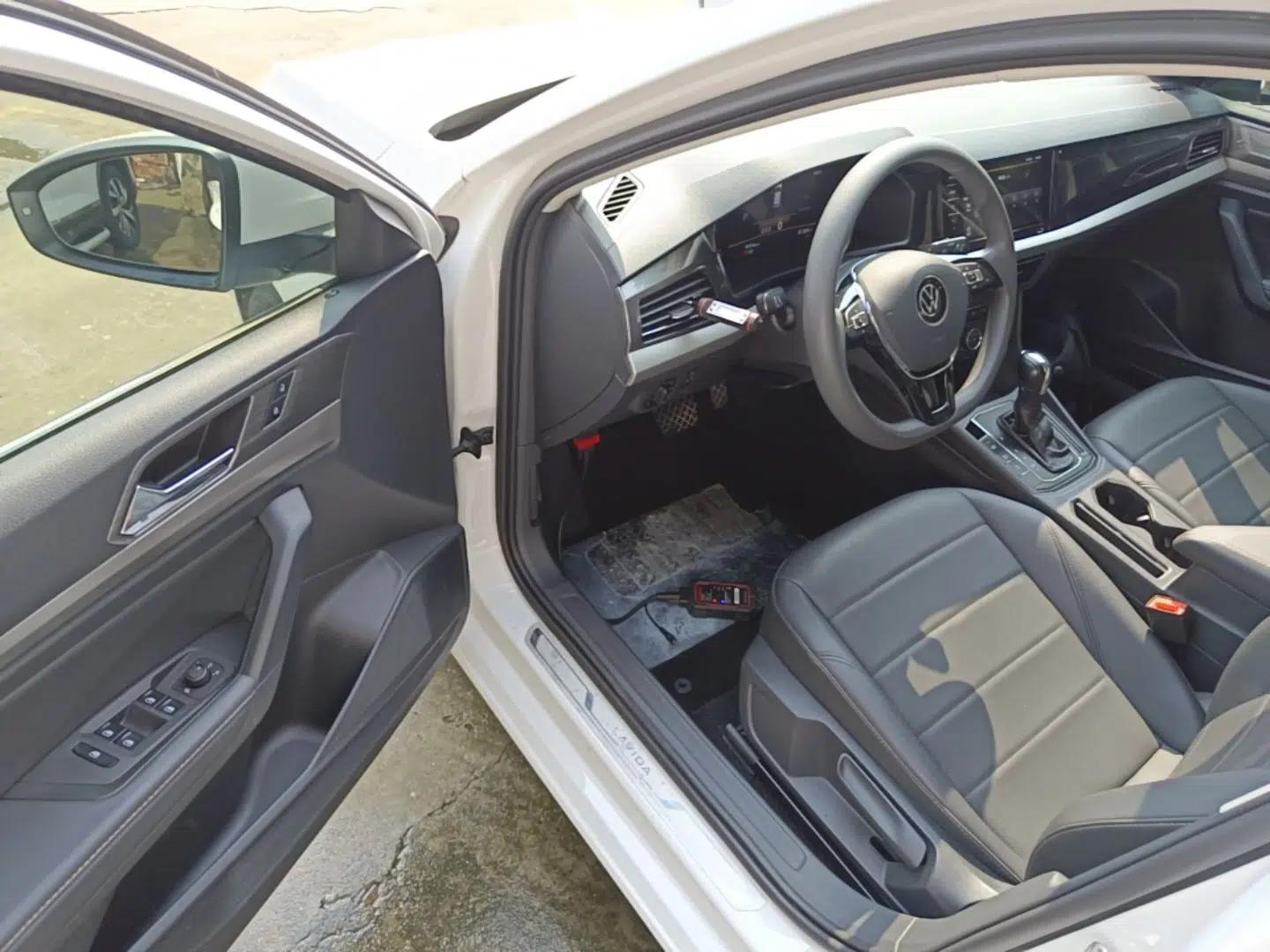Volkswagen Lavida 2021 1.5L Automatic Comfort Edition — миниатюра 18
