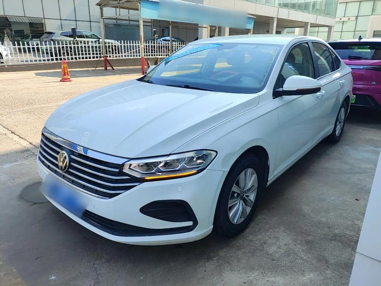 Volkswagen Lavida 2024 1.5L Automatic DeYi Edition — миниатюра 1