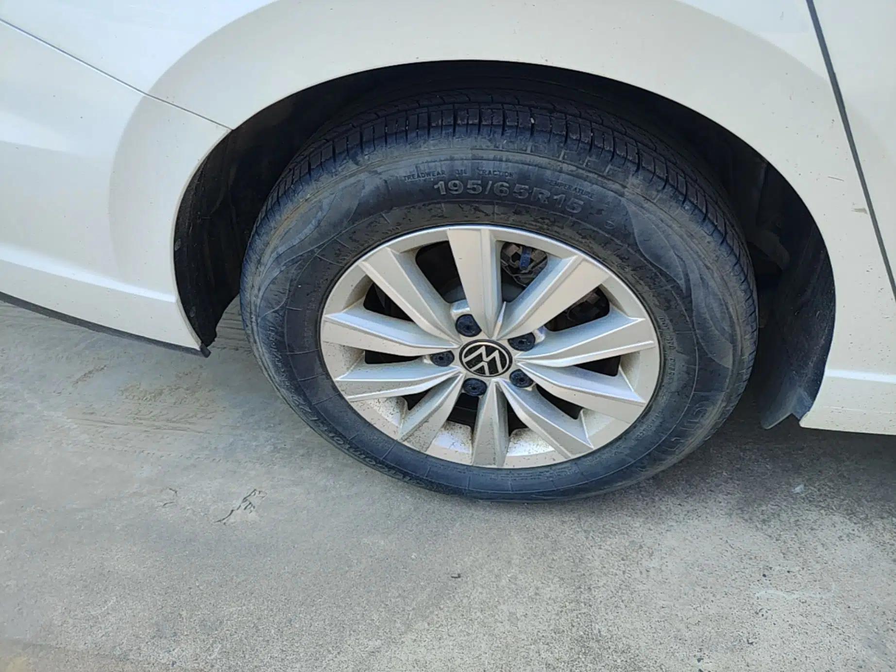 Volkswagen Lavida 2024 1.5L Automatic DeYi Edition — миниатюра 11