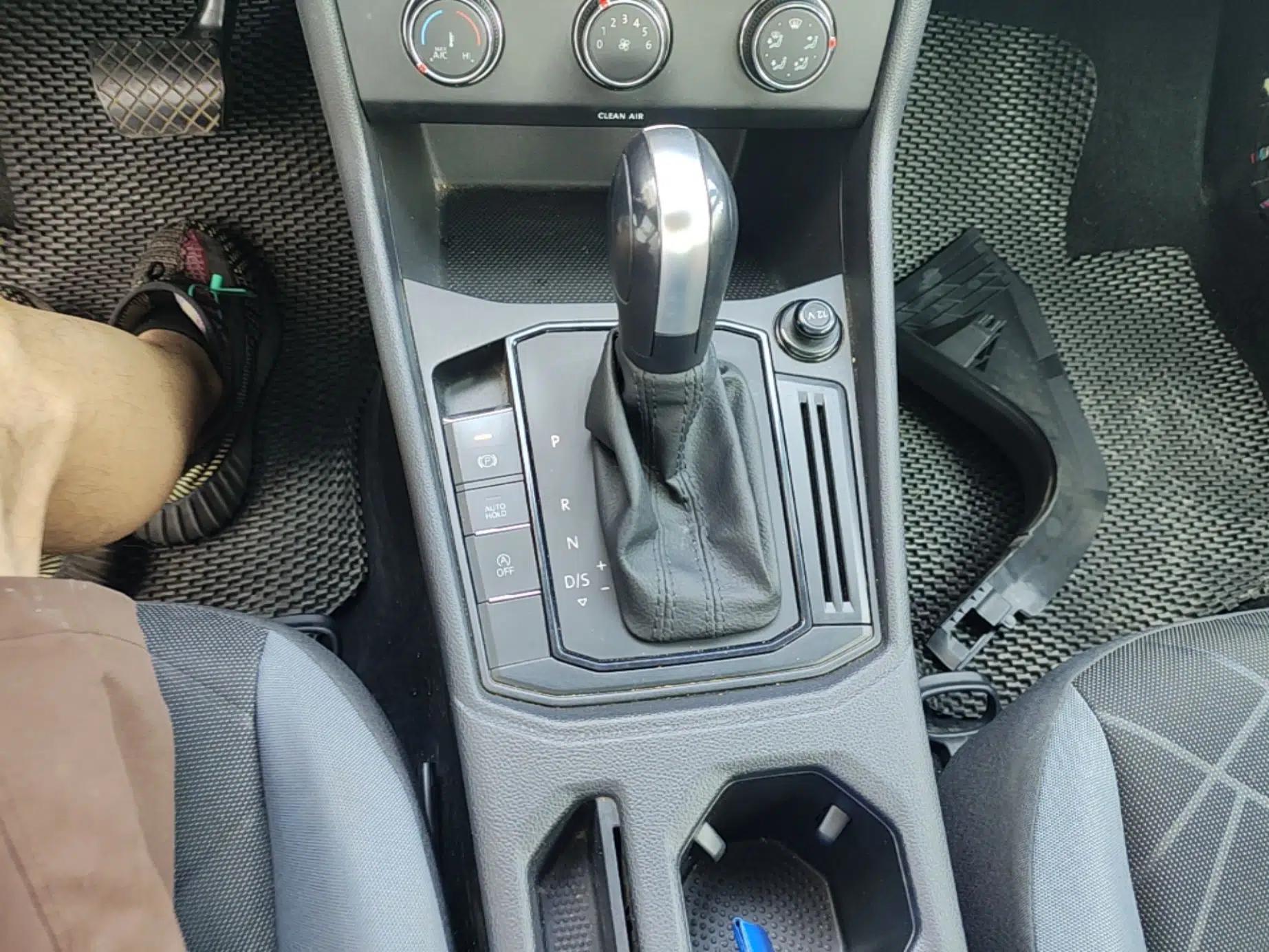 Volkswagen Lavida 2024 1.5L Automatic DeYi Edition — миниатюра 16