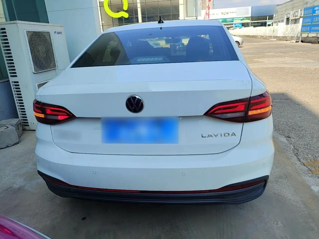Volkswagen Lavida 2024 1.5L Automatic DeYi Edition — миниатюра 5