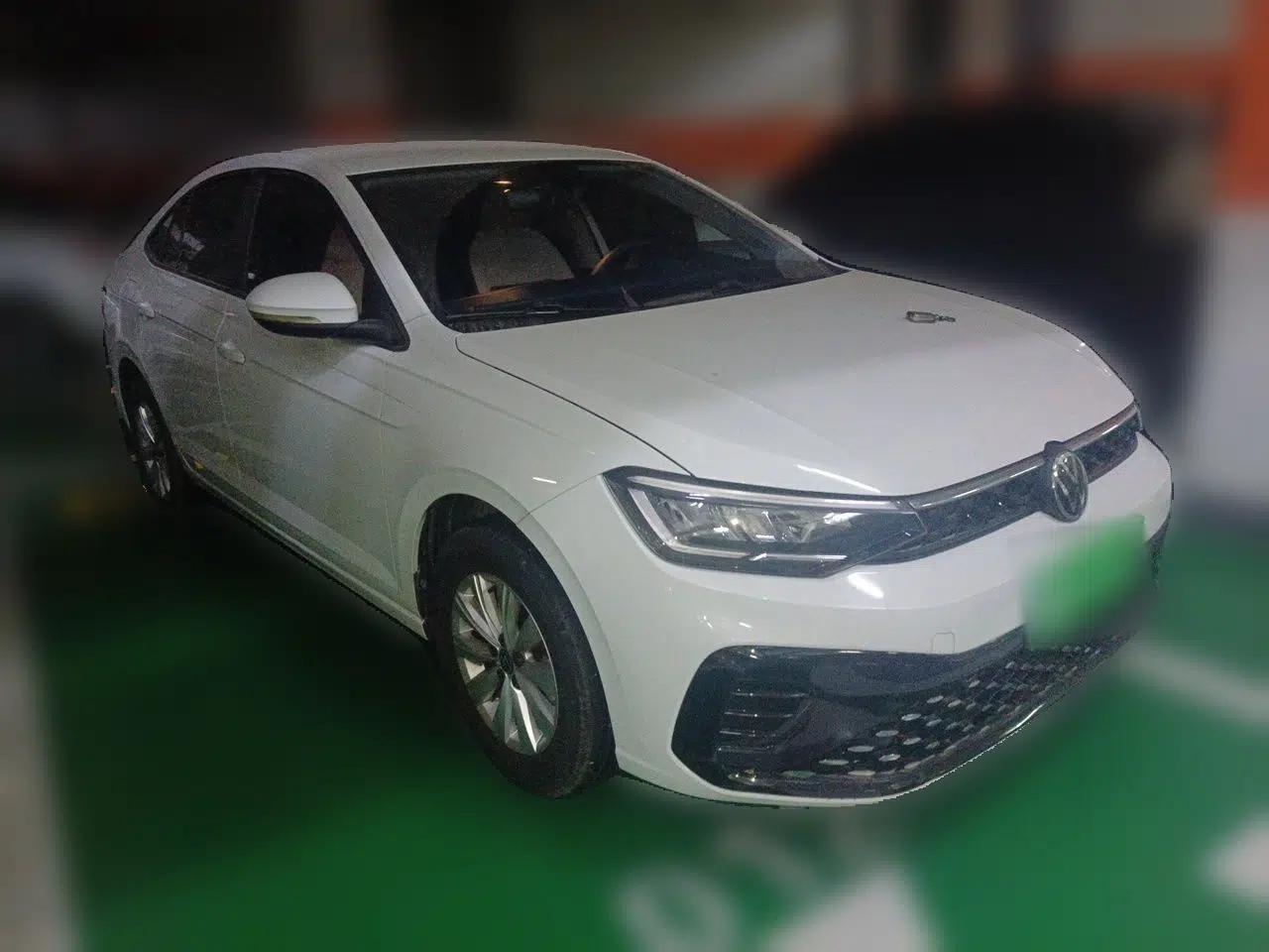 Volkswagen Lavida 2023 New Rui 1.5L Automatic New Yi Edition — миниатюра 3