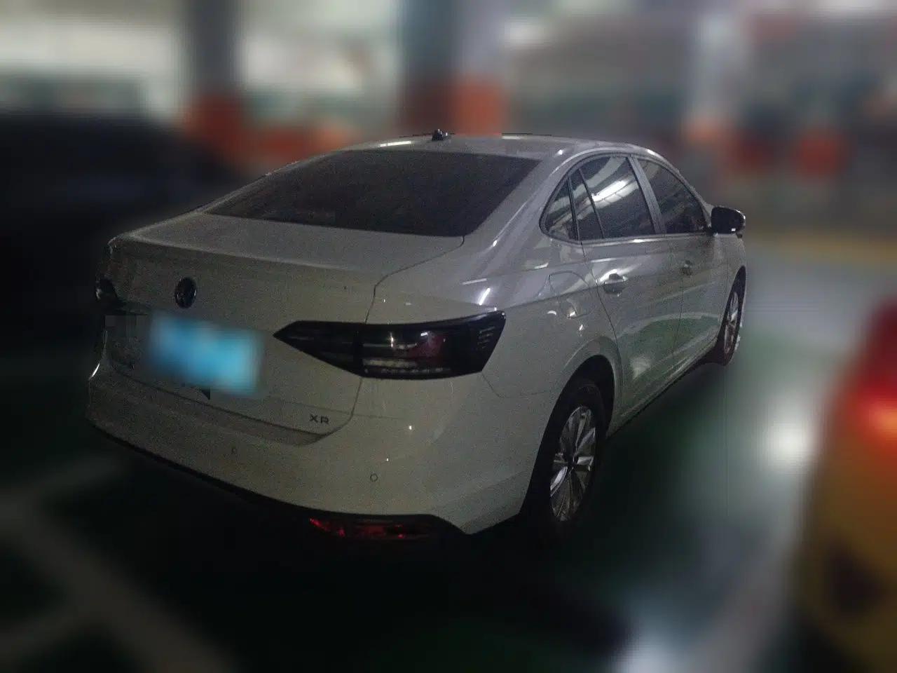 Volkswagen Lavida 2023 New Rui 1.5L Automatic New Yi Edition — миниатюра 6