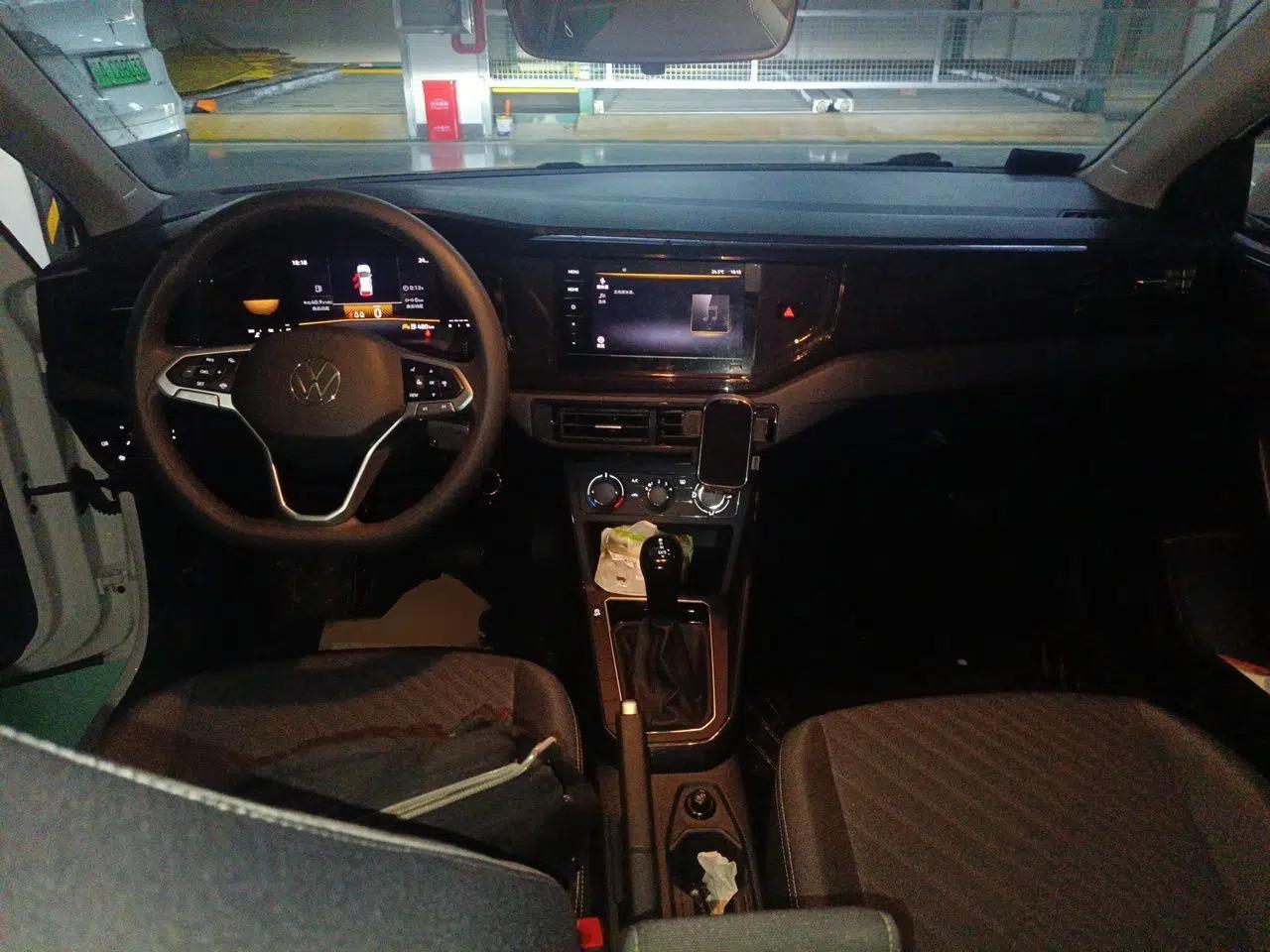 Volkswagen Lavida 2023 New Rui 1.5L Automatic New Yi Edition — миниатюра 9