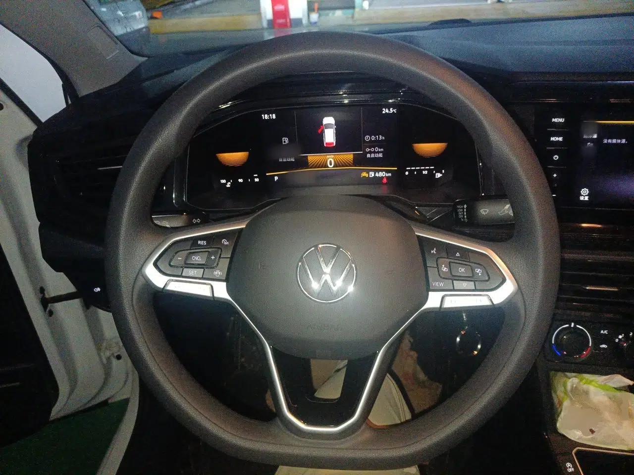 Volkswagen Lavida 2023 New Rui 1.5L Automatic New Yi Edition — миниатюра 10