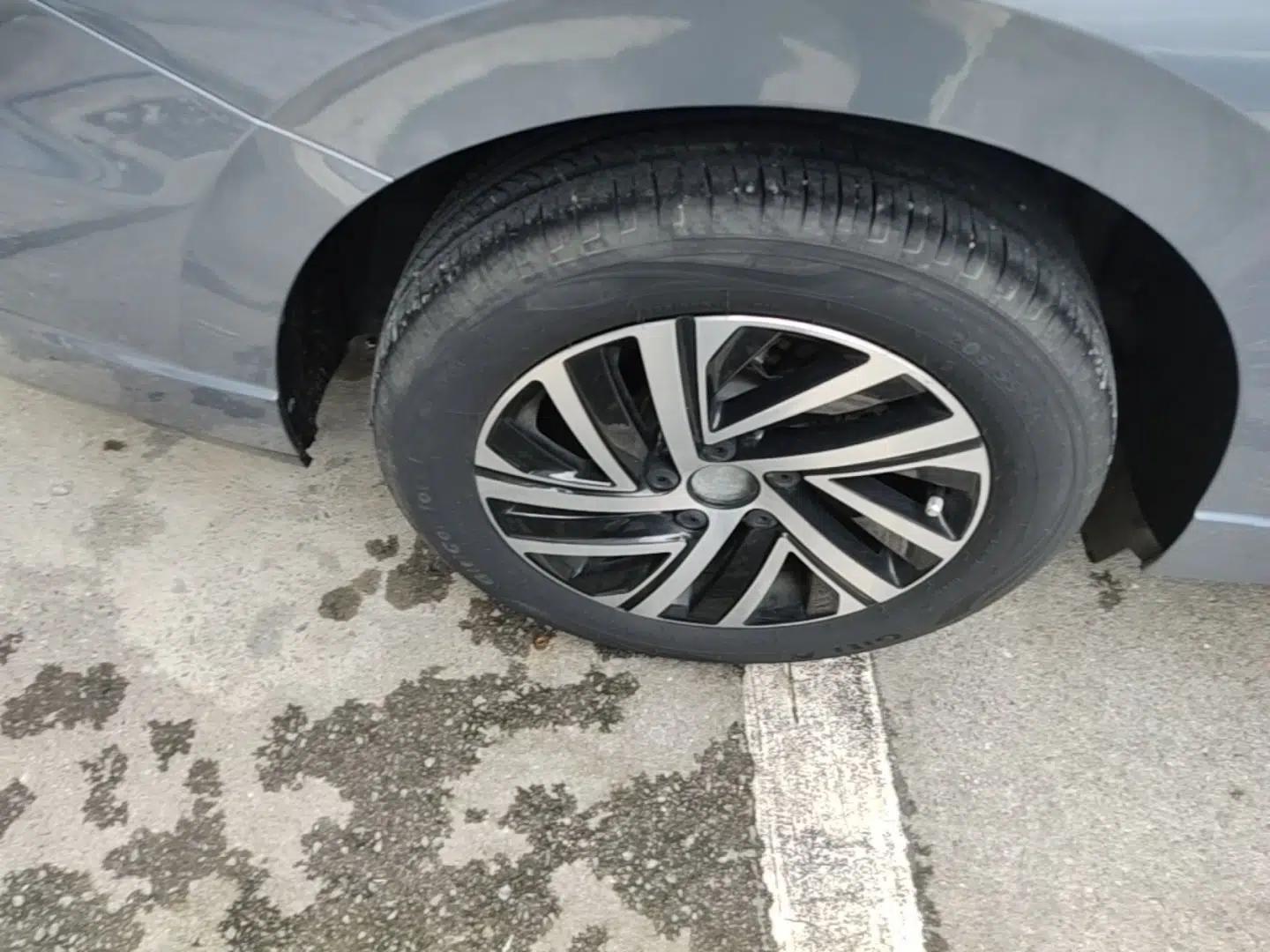 Volkswagen Lavida 2023 300TSI DSG Starry Full-Comfort Edition — миниатюра 11