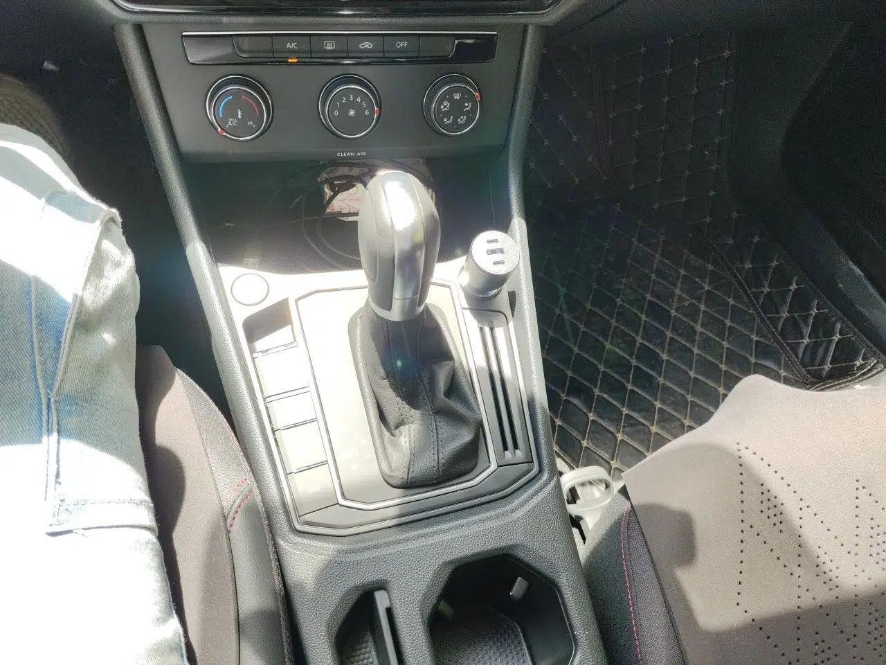 Volkswagen Lavida 2023 300TSI DSG Starry Full-Comfort Edition — миниатюра 11