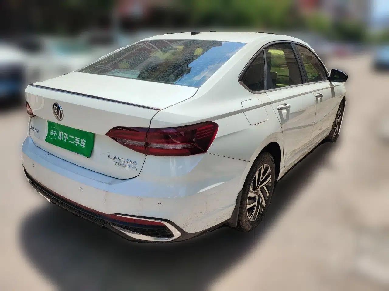 Volkswagen Lavida 2023 300TSI DSG Starry Full-Comfort Edition — миниатюра 4
