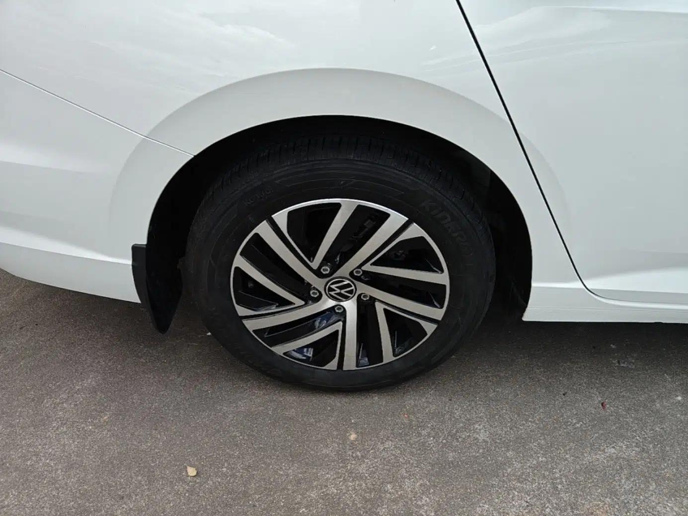 Volkswagen Lavida 2022 1.5L Automatic Comfort Edition — миниатюра 11