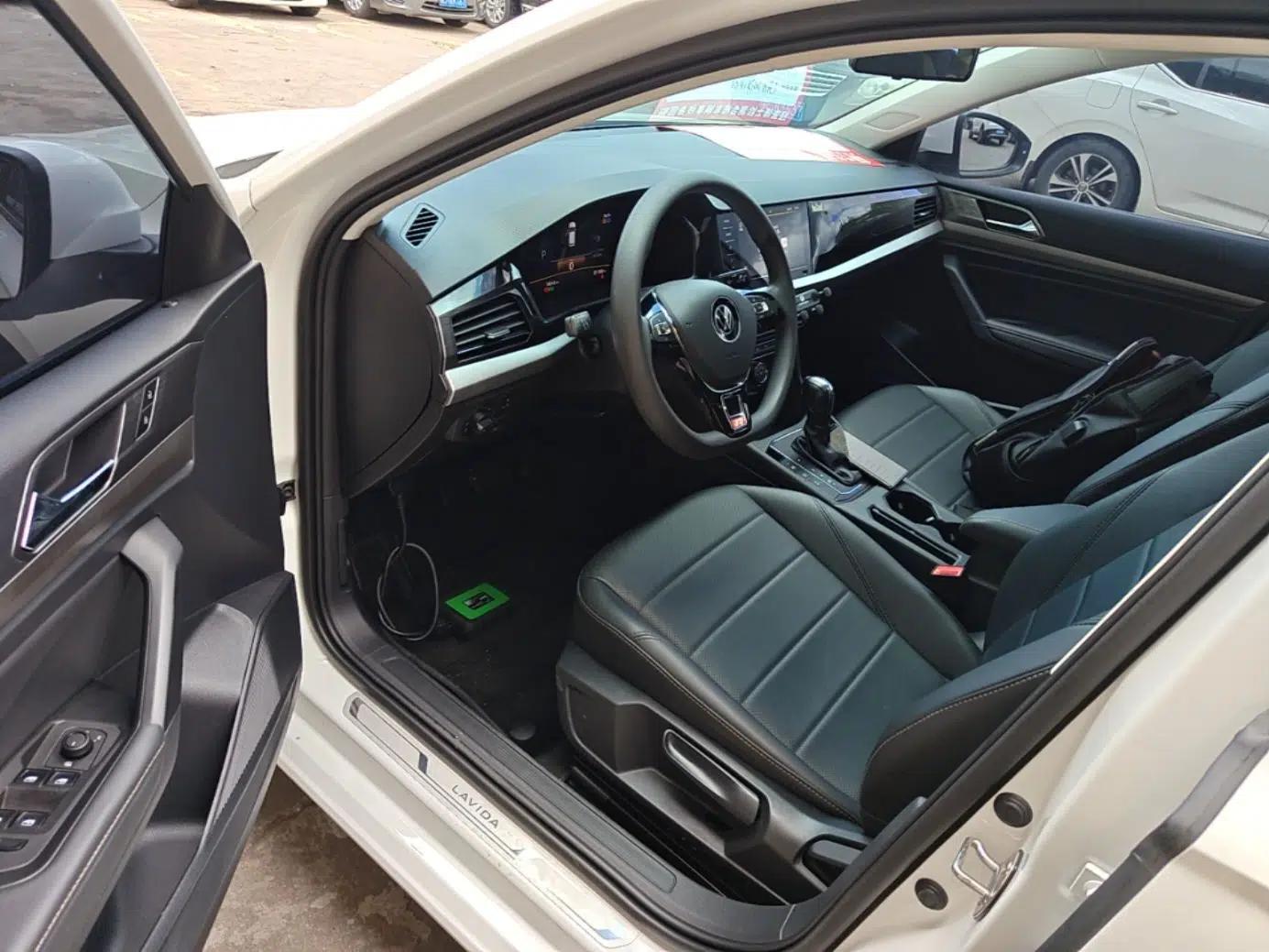 Volkswagen Lavida 2022 1.5L Automatic Comfort Edition — миниатюра 18