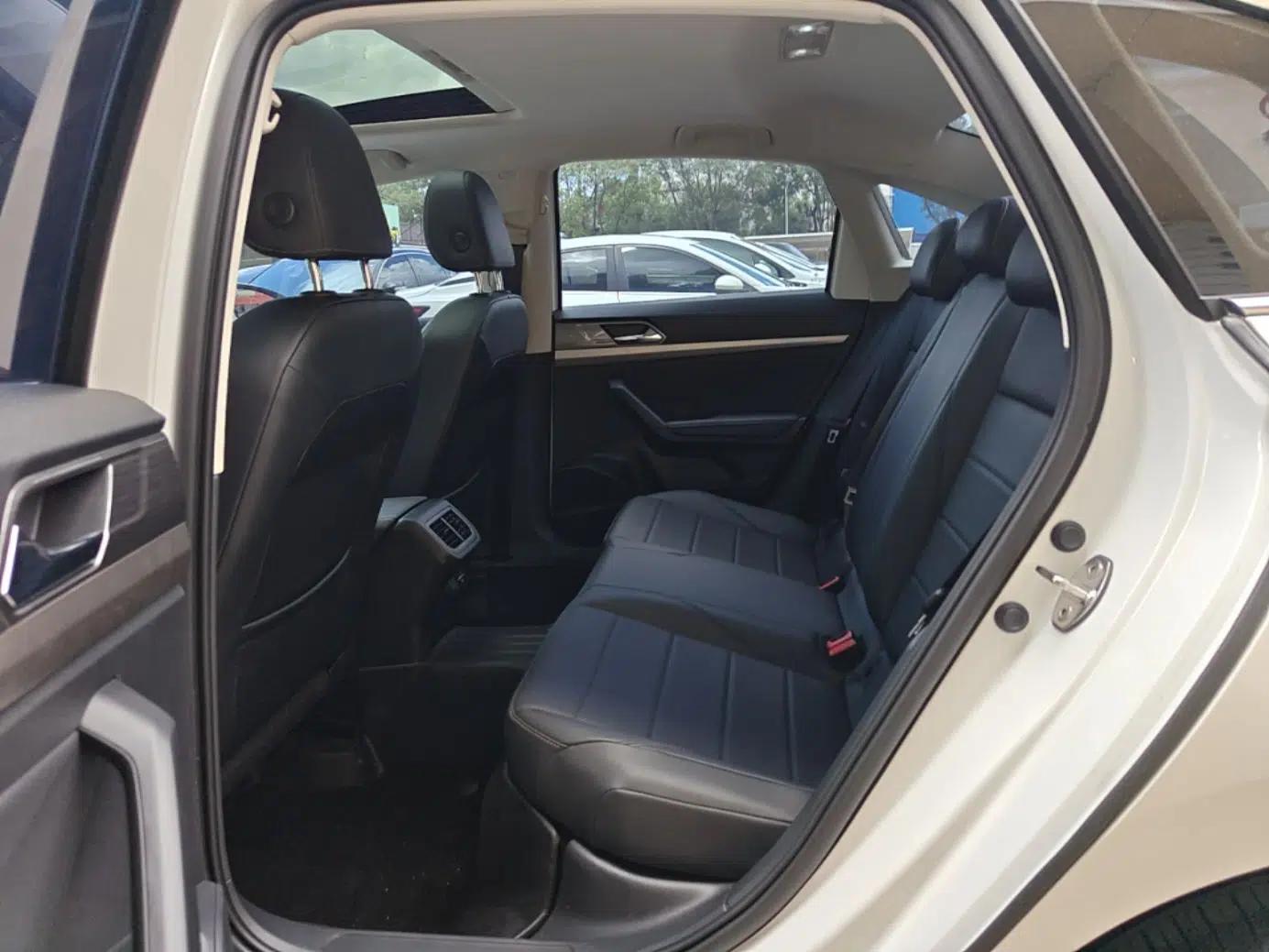 Volkswagen Lavida 2022 1.5L Automatic Comfort Edition — миниатюра 20