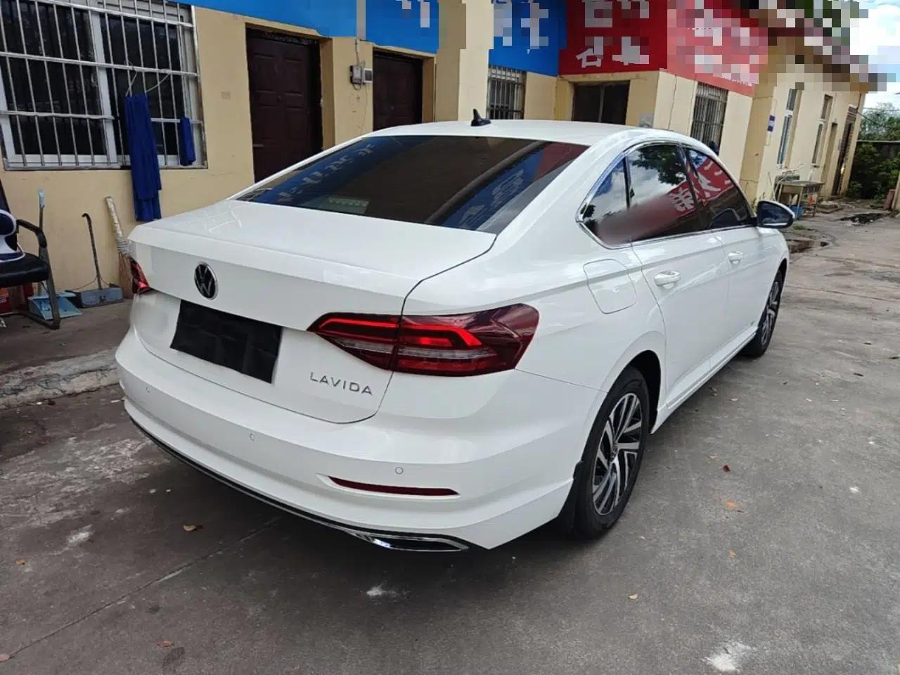Volkswagen Lavida 2022 1.5L Automatic Comfort Edition — миниатюра 6