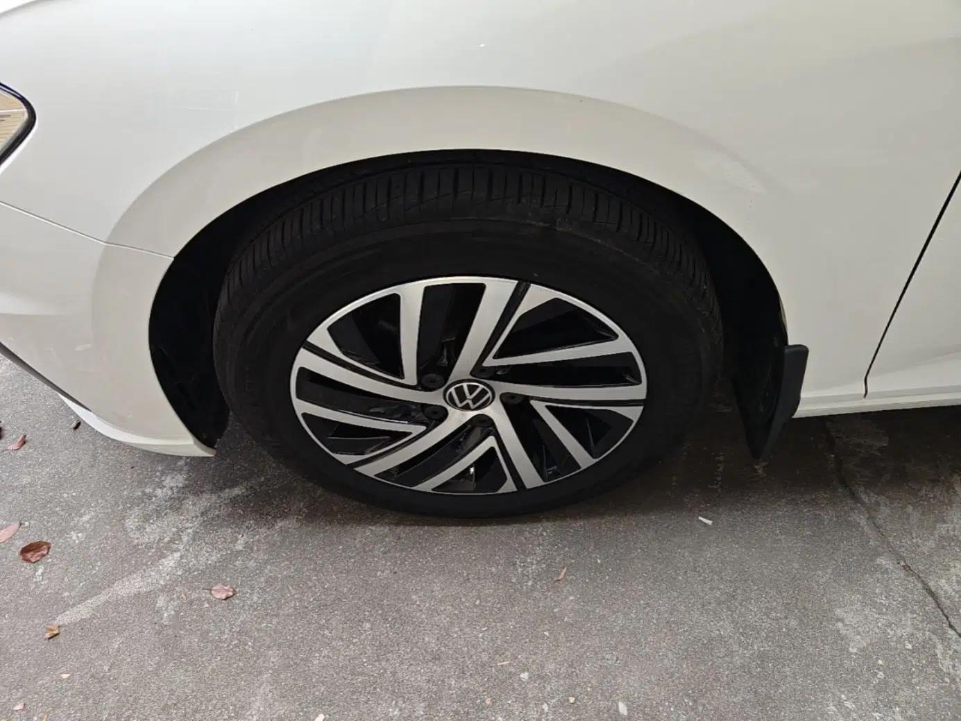 Volkswagen Lavida 2022 1.5L Automatic Comfort Edition — миниатюра 10