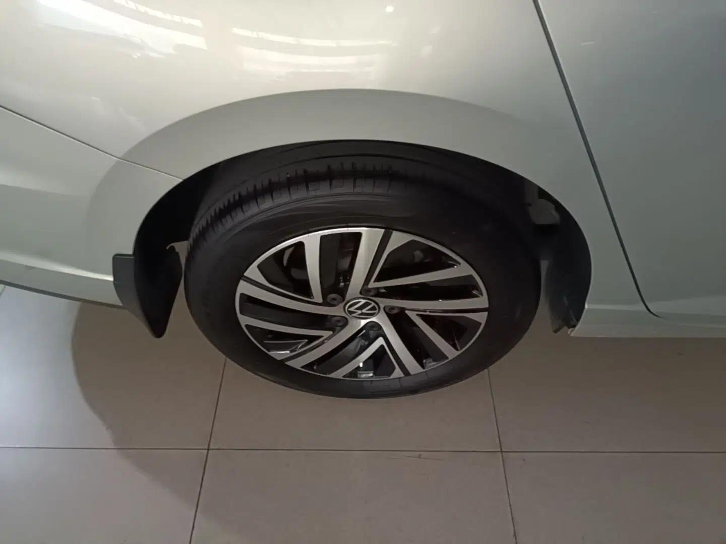 Volkswagen Lavida 2023 300TSI DSG Full-Comfort Edition — миниатюра 11