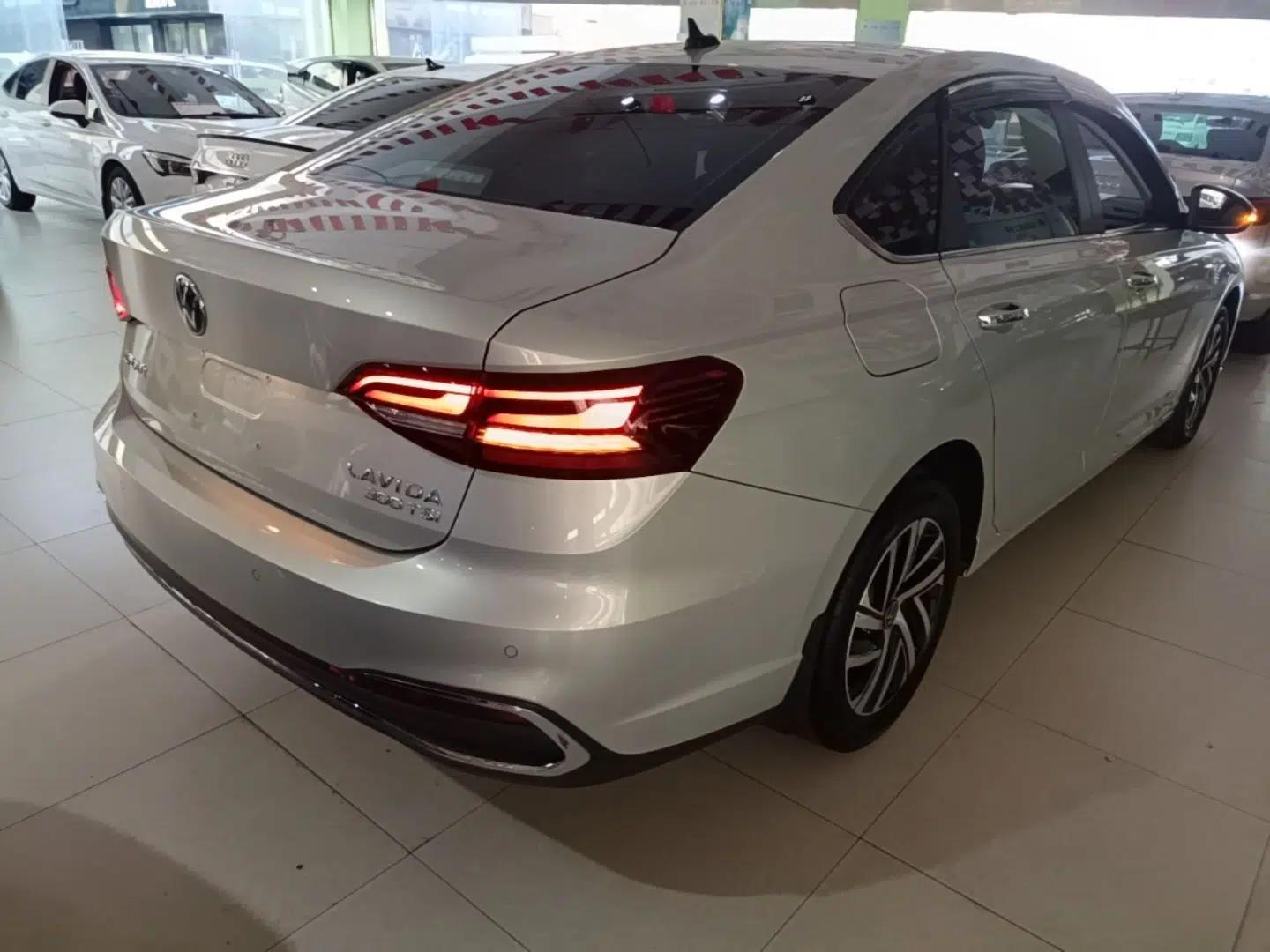Volkswagen Lavida 2023 300TSI DSG Full-Comfort Edition — миниатюра 6