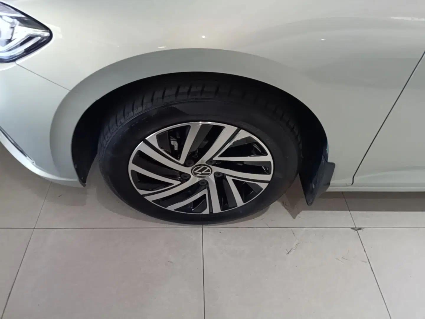 Volkswagen Lavida 2023 300TSI DSG Full-Comfort Edition — миниатюра 10