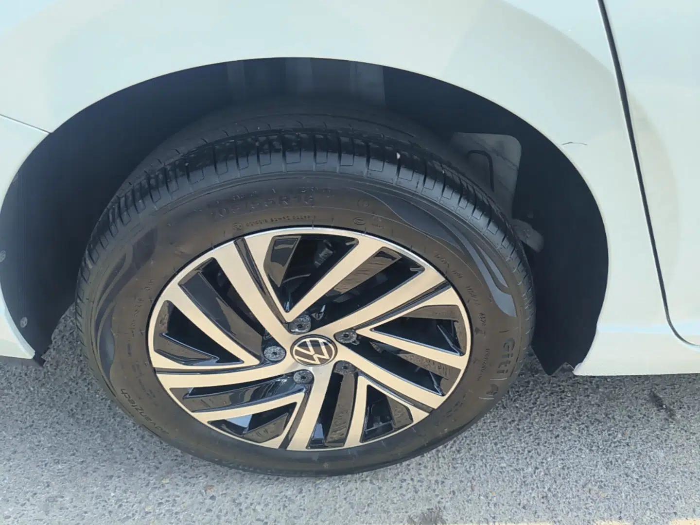 Volkswagen Lavida 2024 300TSI DSG Starry Sky Leading Edition — миниатюра 11