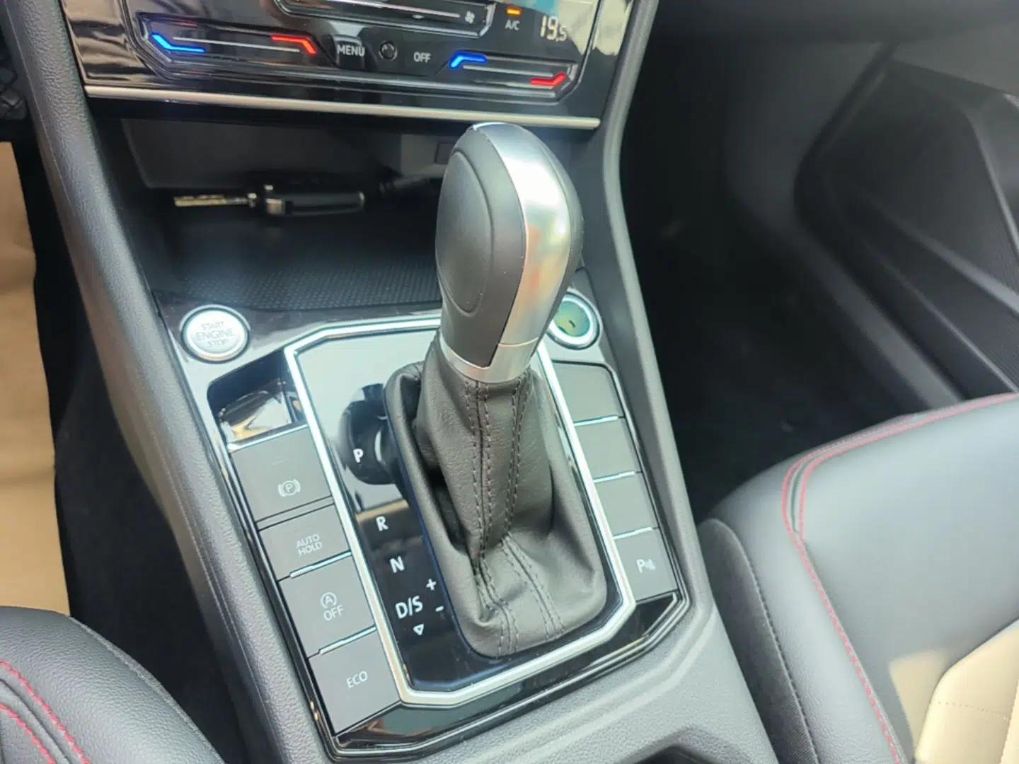 Volkswagen Lavida 2024 300TSI DSG Starry Sky Leading Edition — миниатюра 21