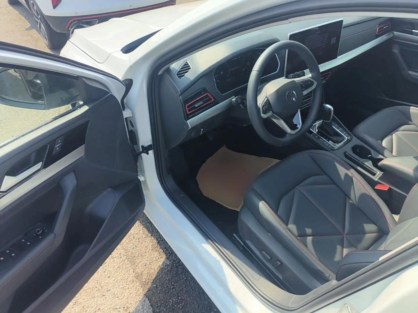 Volkswagen Lavida 2024 300TSI DSG Starry Sky Leading Edition — миниатюра 23