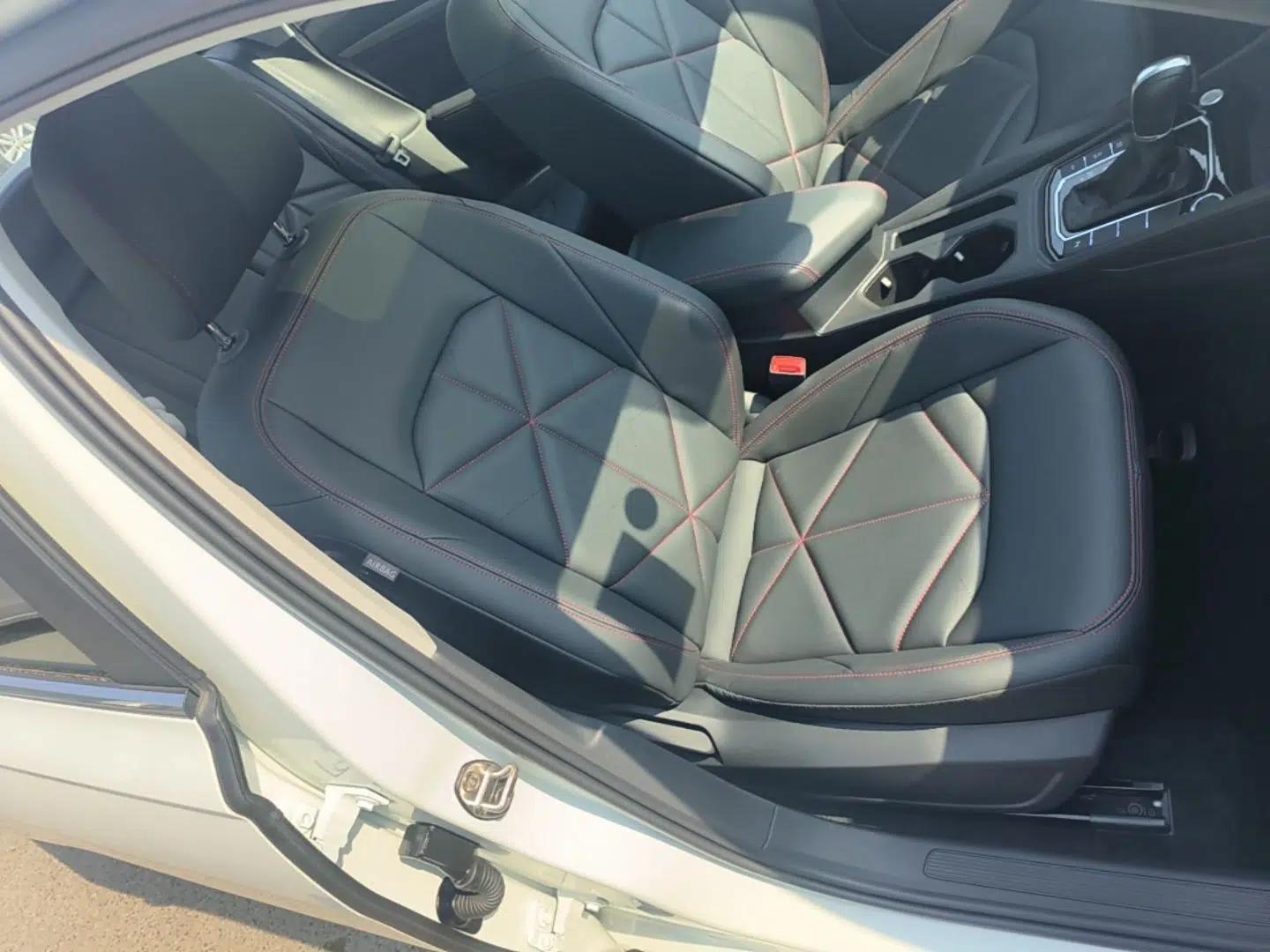 Volkswagen Lavida 2024 300TSI DSG Starry Sky Leading Edition — миниатюра 24