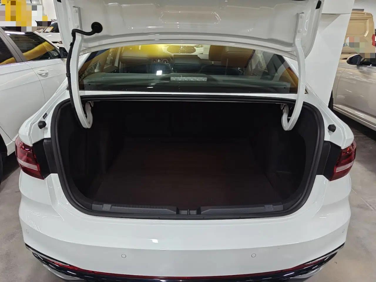 Volkswagen Lavida 2024 300TSI DSG Starry Sky Leading Edition — миниатюра 22