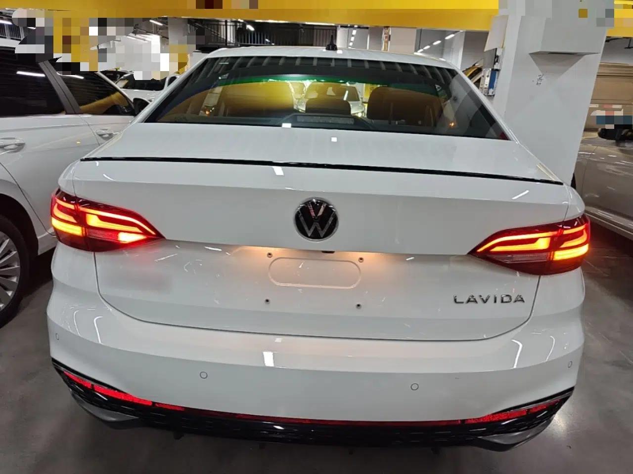 Volkswagen Lavida 2024 300TSI DSG Starry Sky Leading Edition — миниатюра 5